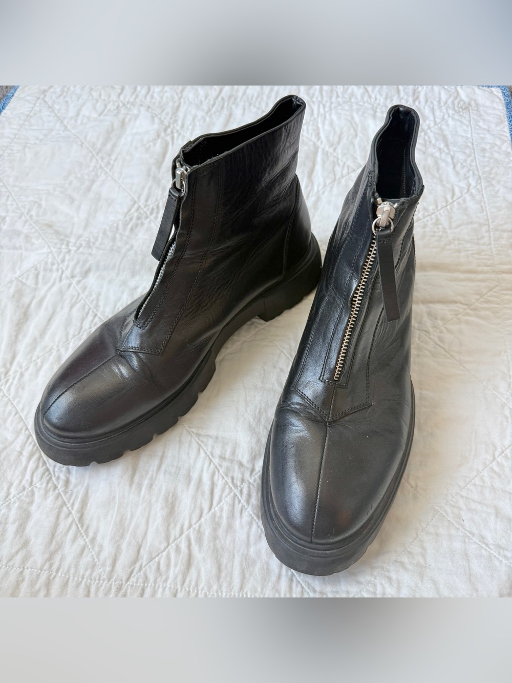 Matisse Margot Black Leather Front Zip Lug Sole Ankle Boot Sz 10